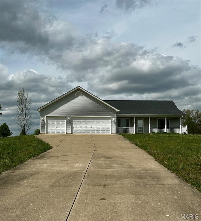 Property Photo: 211 High Ridge Valley Court MO 63347