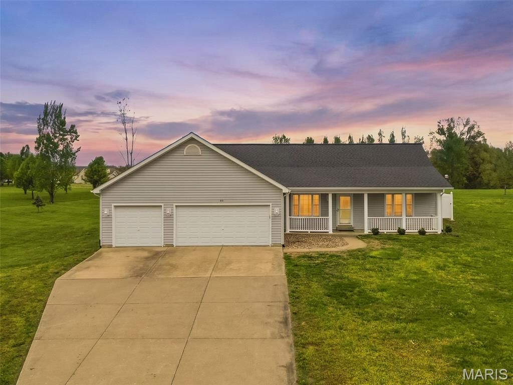 Property Photo:  211 High Ridge Valley Court  MO 63347 