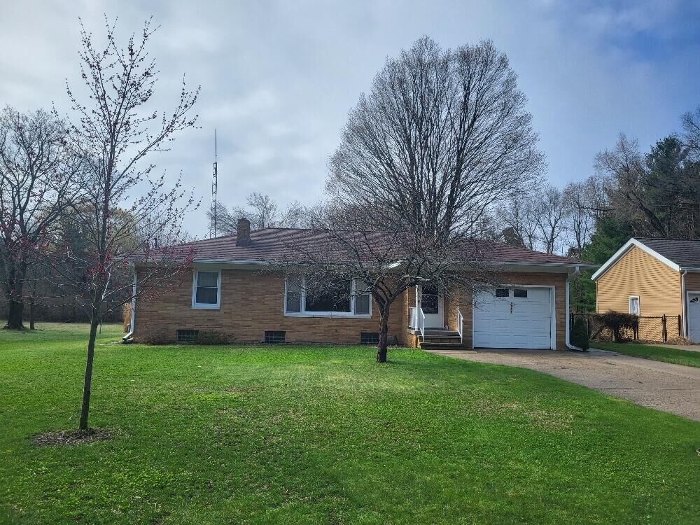 Property Photo:  5867 Dowling Street  MI 49437 