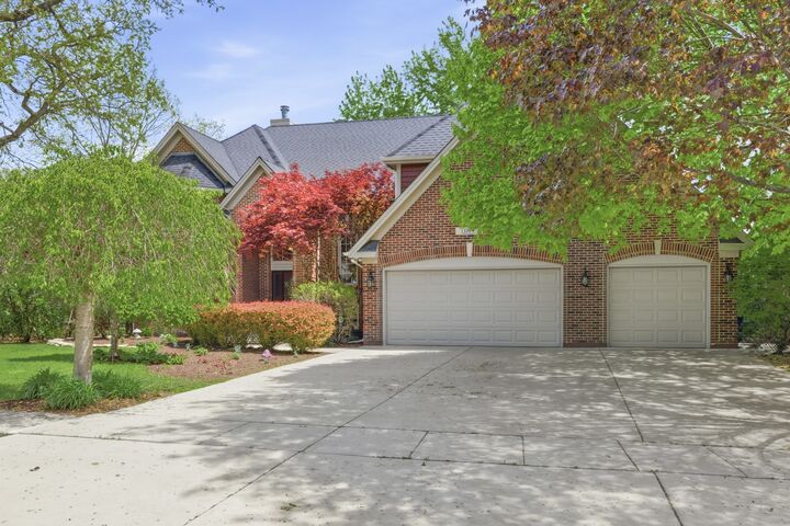 Property Photo: 1399 Medinah Drive IL 60143