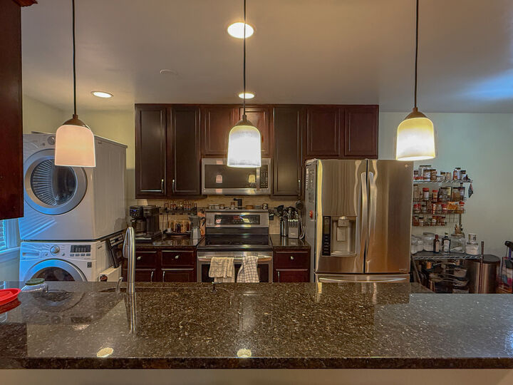 Property Photo:  