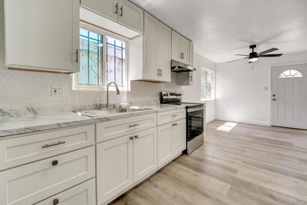 Property Photo:  652 2nd Street  CA 94801 