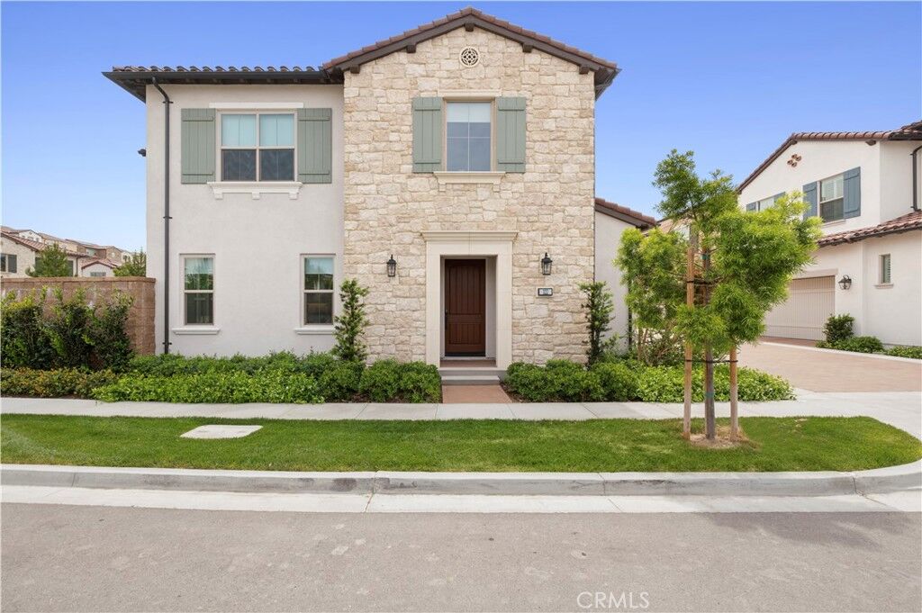 Property Photo: 122 Glydon CA 92618