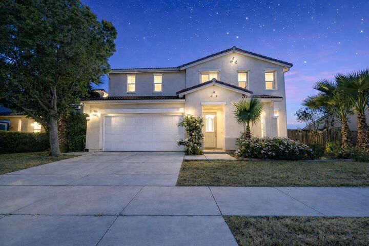 Property Photo: 2325 S Creekside Drive CA 93635