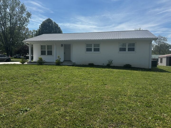 Property Photo: 307 Randall St TN 38464