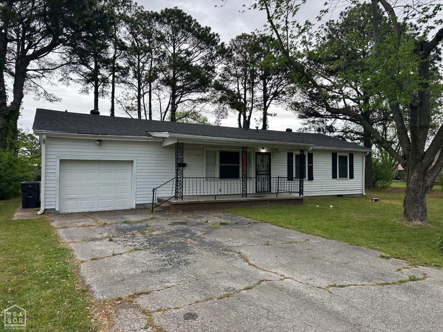 Property Photo:  2004 S Kathleen  AR 72401 