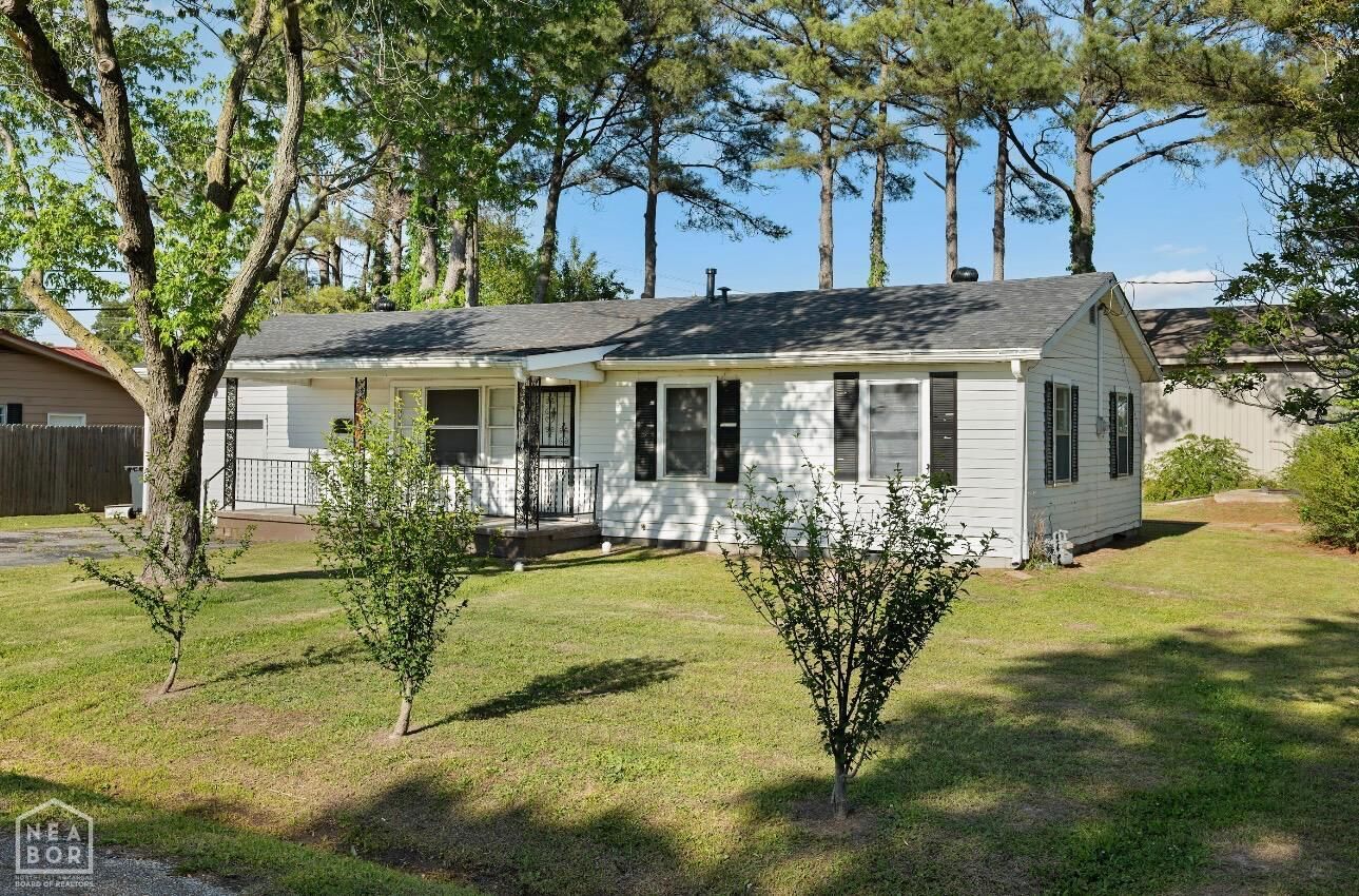 Property Photo:  2004 S Kathleen  AR 72401 