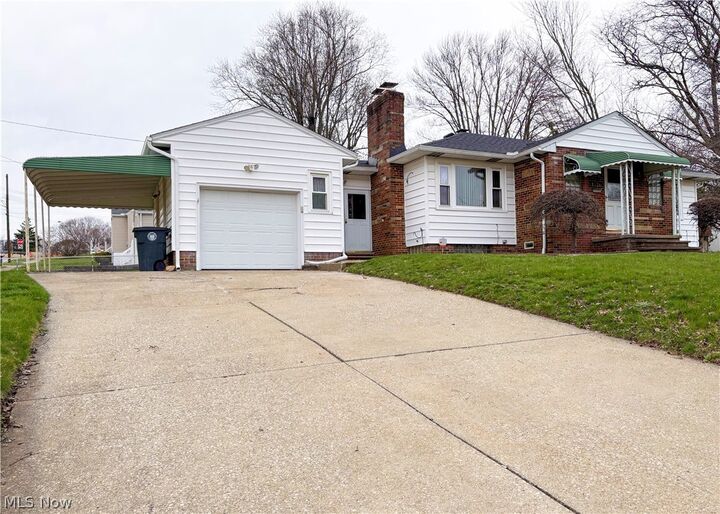 Property Photo: 1528 Hammel Street OH 44306