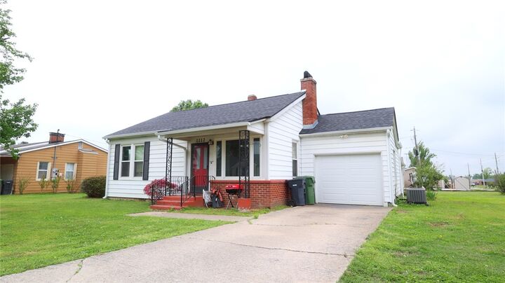 Property Photo:  1112 10th Street  AR 72756 