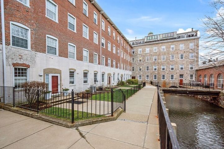 Property Photo:  7 South Stone Mill 524  MA 02026 