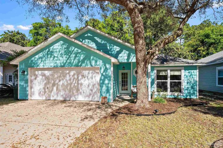 Property Photo:  5912 N Bay Point Dr  FL 32507 