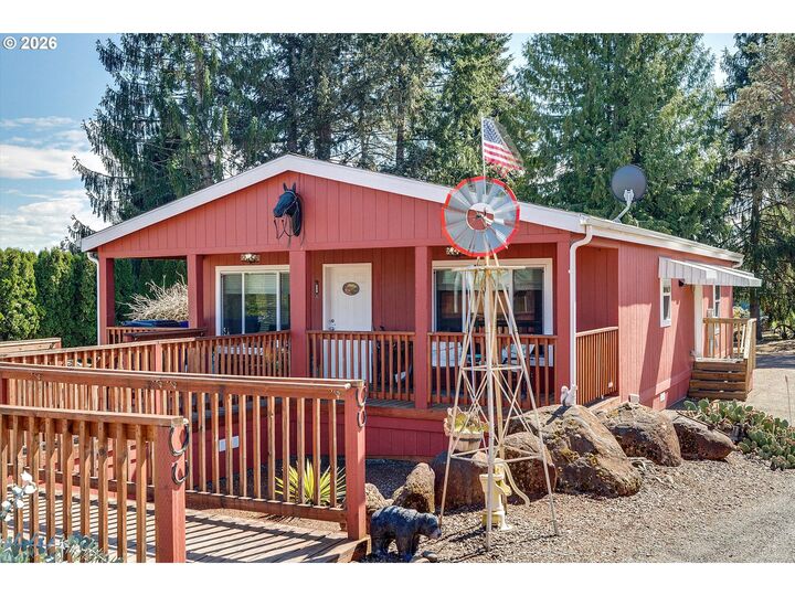 Property Photo:  21290 S Beavercreek Rd  OR 97045 