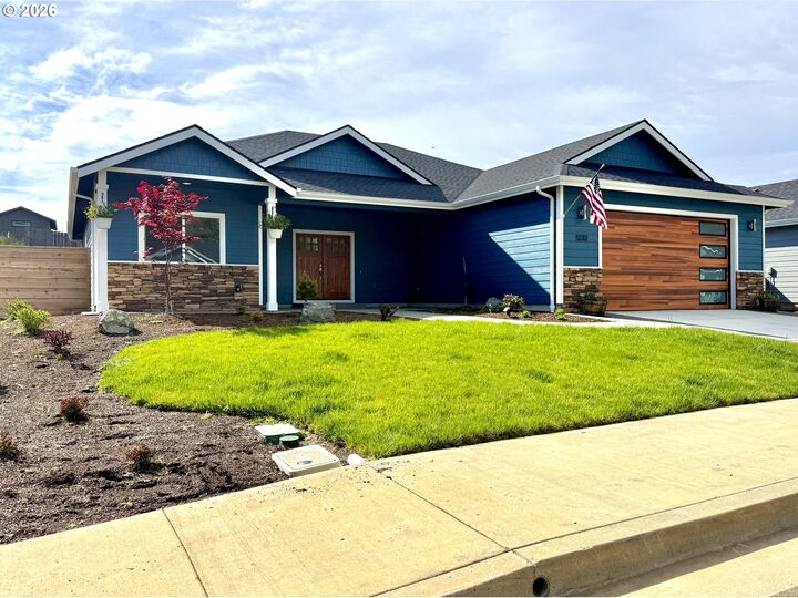 Property Photo: 1232 Lighthouse Ln OR 97415