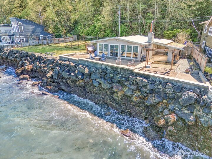Property Photo:  10873  Point Vashon Drive SW  WA 98070 