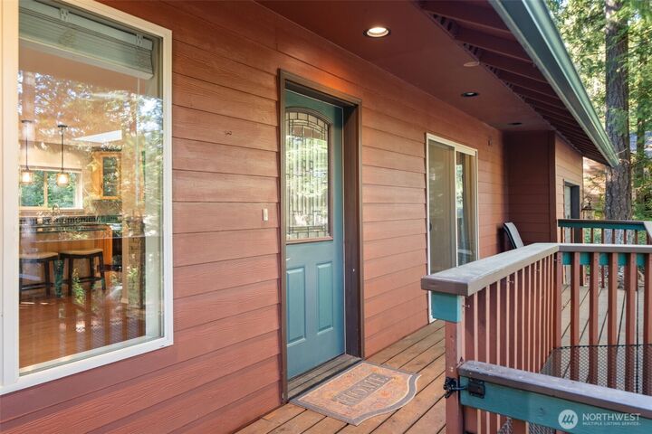Property Photo:  145 E Barnacle Boulevard  WA 98584 