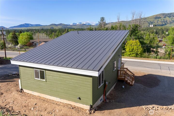 Property Photo: 428 Castle Avenue WA 98862