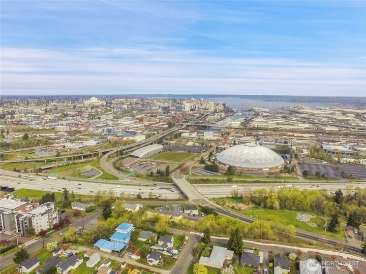 Property Photo:  502 E Wright Avenue  WA 98404 