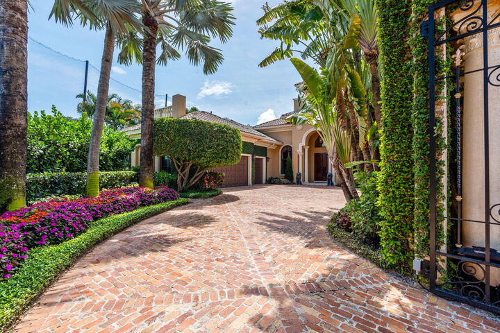 Property Photo:  301 Mizner Lake Estates Drive  FL 33432 