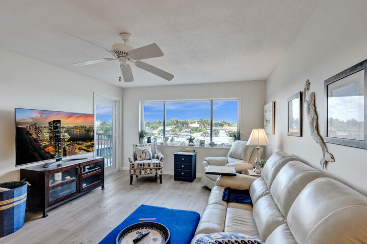 Property Photo:  1502 S Lakeside Drive #414  FL 33460 