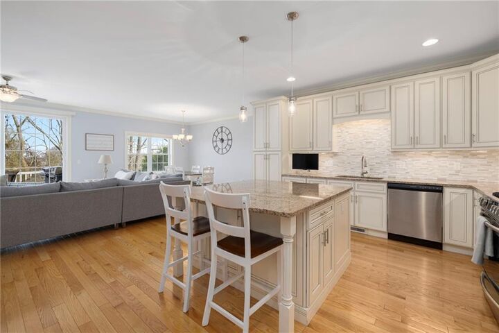 Property Photo:  3 Garden Vista Drive 3  RI 02902 