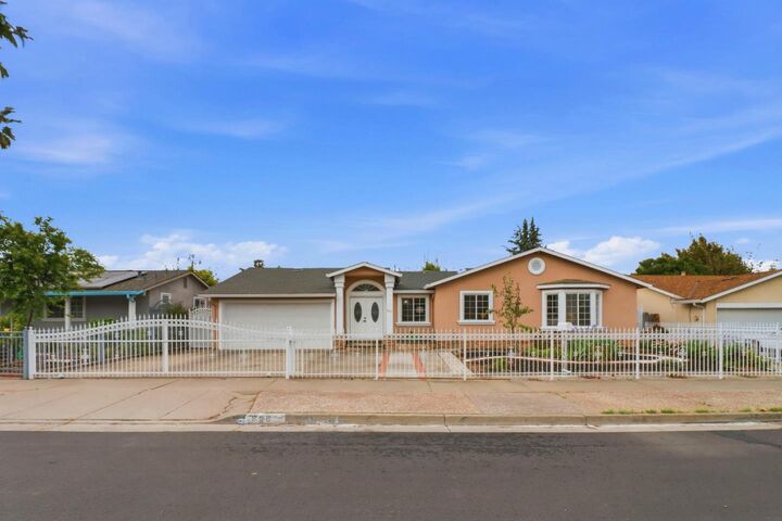 Property Photo: 866 Sylvandale Avenue CA 95111