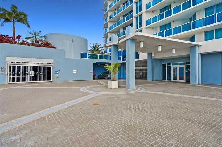 Property Photo:  1881 NE 79th St Cswy 2005  FL 33141 