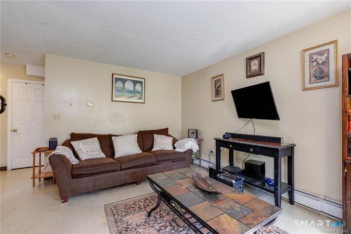 Property Photo:  188 Nilan Street  CT 06106 