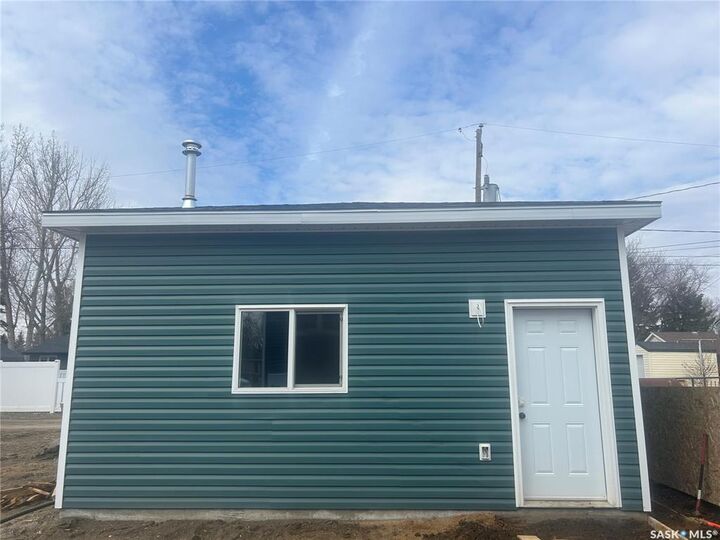 Property Photo: 1314 Connaught Avenue SK S6H 4B8