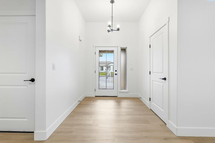 Property Photo:  6556 W 29th Ct  WA 99338 