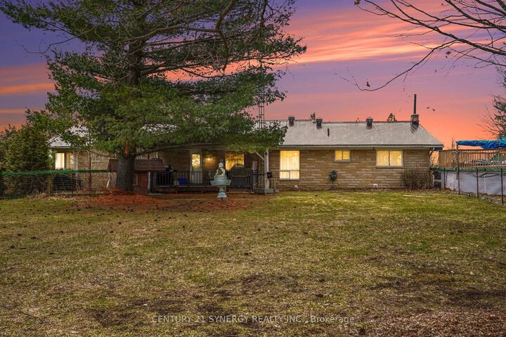 Property Photo:  220 Highfield Crescent  ON K7C 3P2 