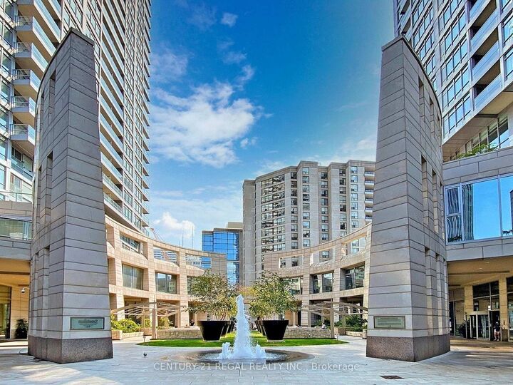 Property Photo:  2191 Yonge Street 2812  ON M4S 3H8 