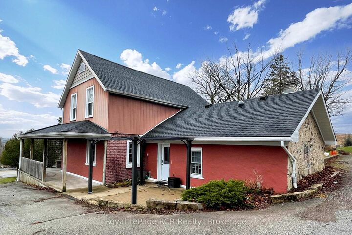 Property Photo: 10 Walker Street ON N0G 2V0