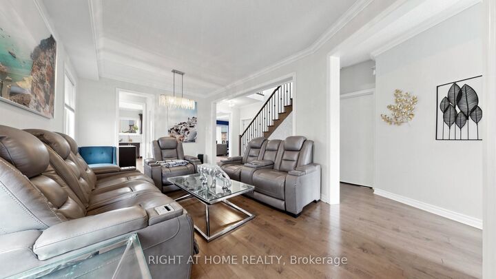 Property Photo: 868 Wrenwood Drive ON L1K 0V8