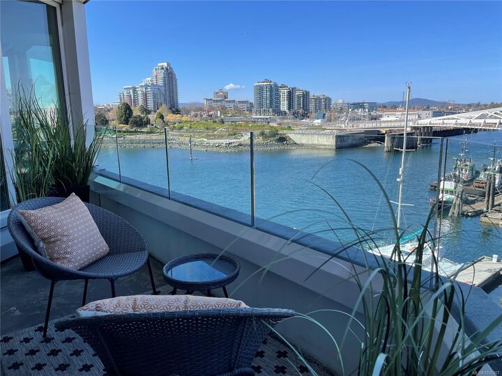 Property Photo:  1234 Wharf St 303  BC V8W 3H9 