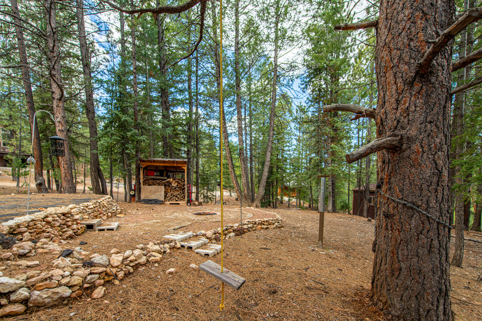 Property Photo: 990 N Pine Knoll Cir UT 84762