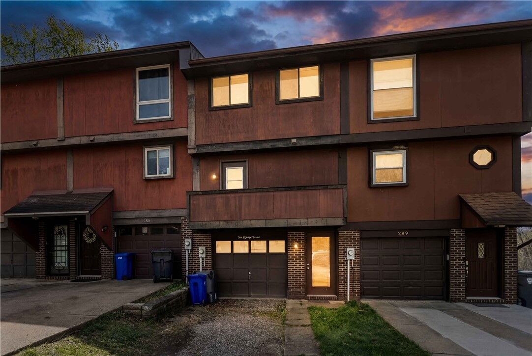 Property Photo:  287 Holland Ct  PA 15108 