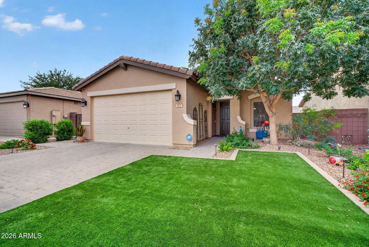 Property Photo:  823 W Leadwood Avenue  AZ 85140 