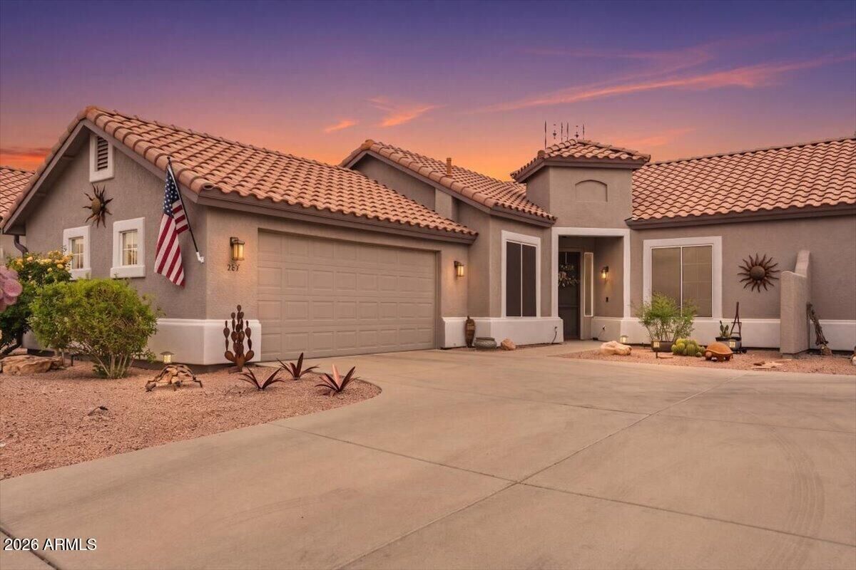 Property Photo:  587 S Valle Escondido --  AZ 86325 
