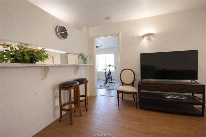Property Photo: 515 Southwest Parkway 103 TX 77840