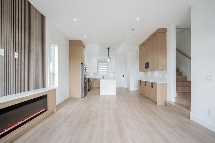 Property Photo:  957 Edgar Avenue 102  BC V3K 2K1 