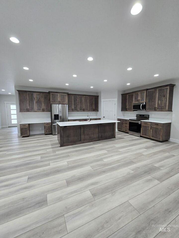 Property Photo:  830 Salmon Dr  ID 83336 