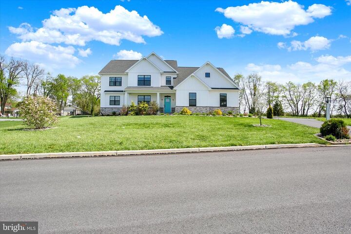 Property Photo:  117 Steven Drive  PA 17050 