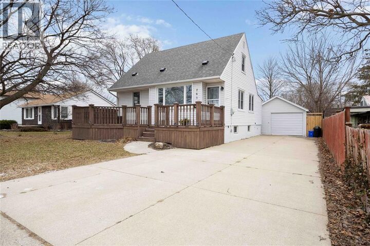 Photo de la propriété:  763 Claxton Avenue  ON N7T 5L9 