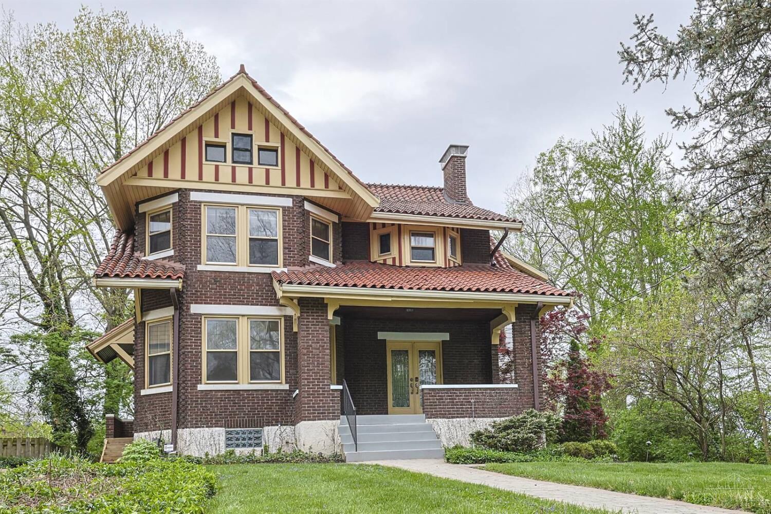 Property Photo:  115 E Mills Avenue  OH 45215 