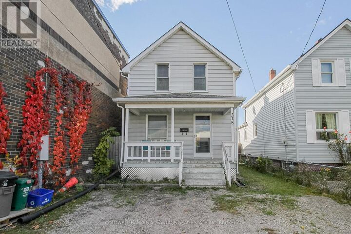 Property Photo:  215 Burgar Street  ON L3B 2T3 