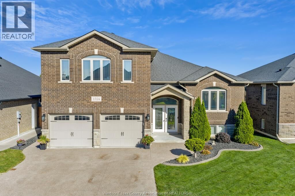 Property Photo: 1524 Inverness Avenue ON N8P 0B1