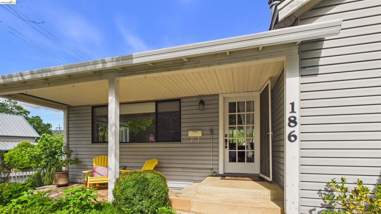Property Photo: 186 Theall CA 95370