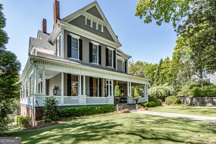 Property Photo: 320 E 3rd Avenue GA 30161