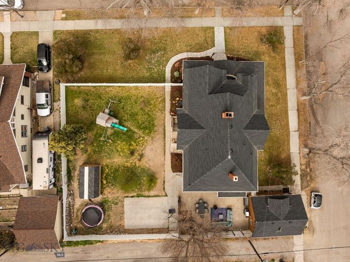 Property Photo: 626 S Pacific Street MT 59725