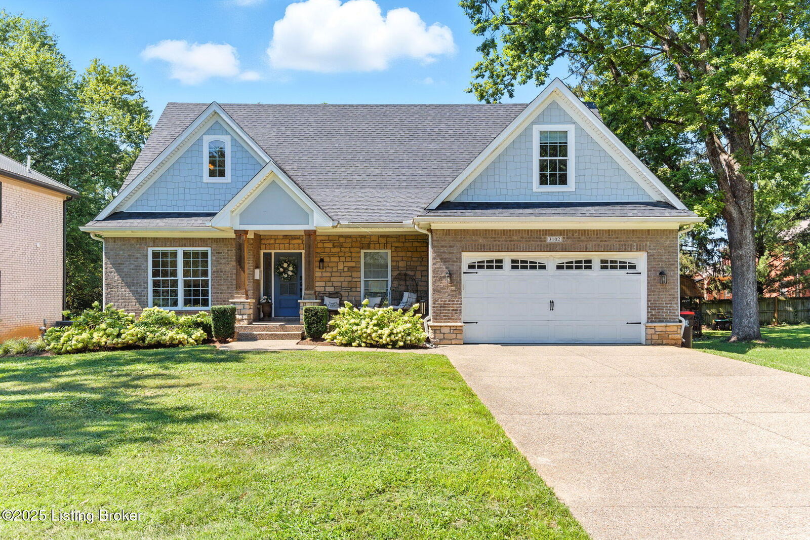 Property Photo:  3102 Lakeview Dr  KY 40205 